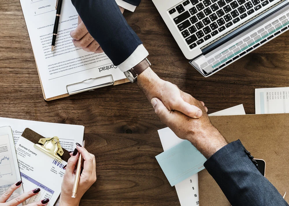 Échange professionnel autour d’un projet commun